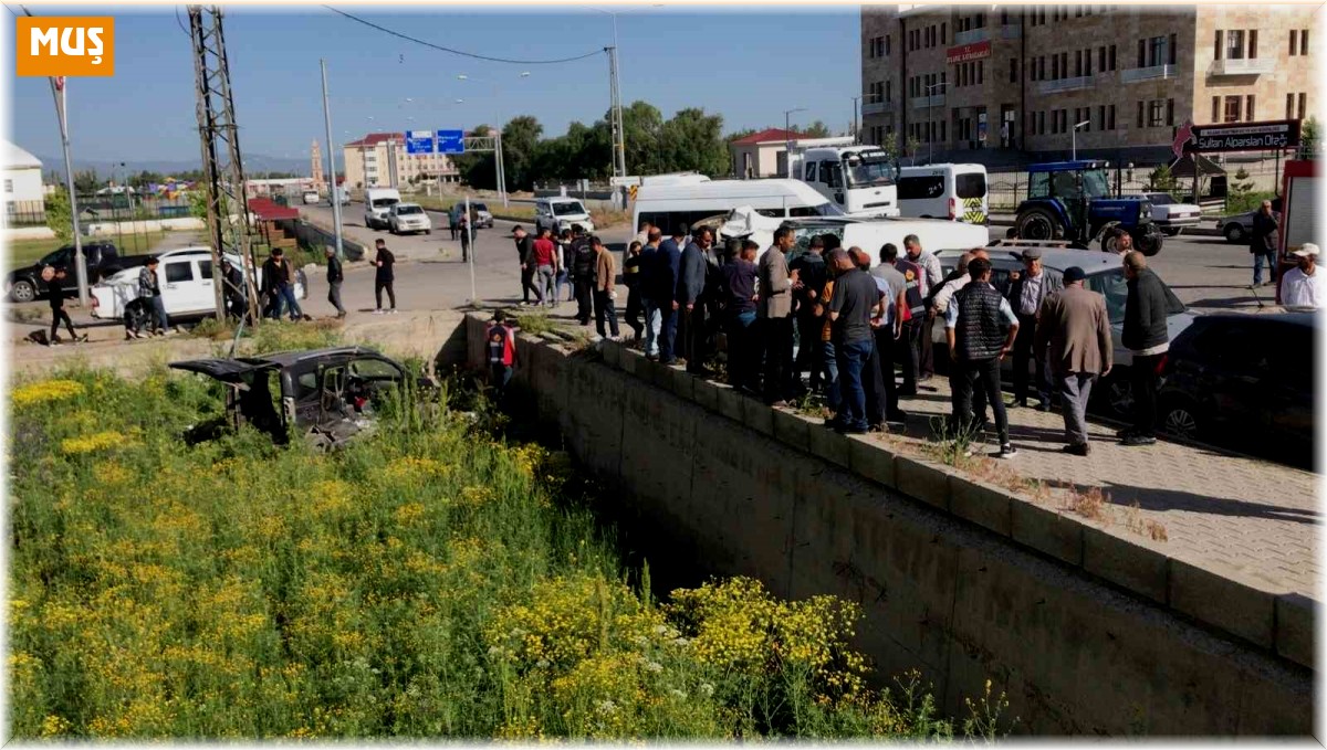 Muş'ta trafik kazası: 6'sı öğrenci 9 yaralı