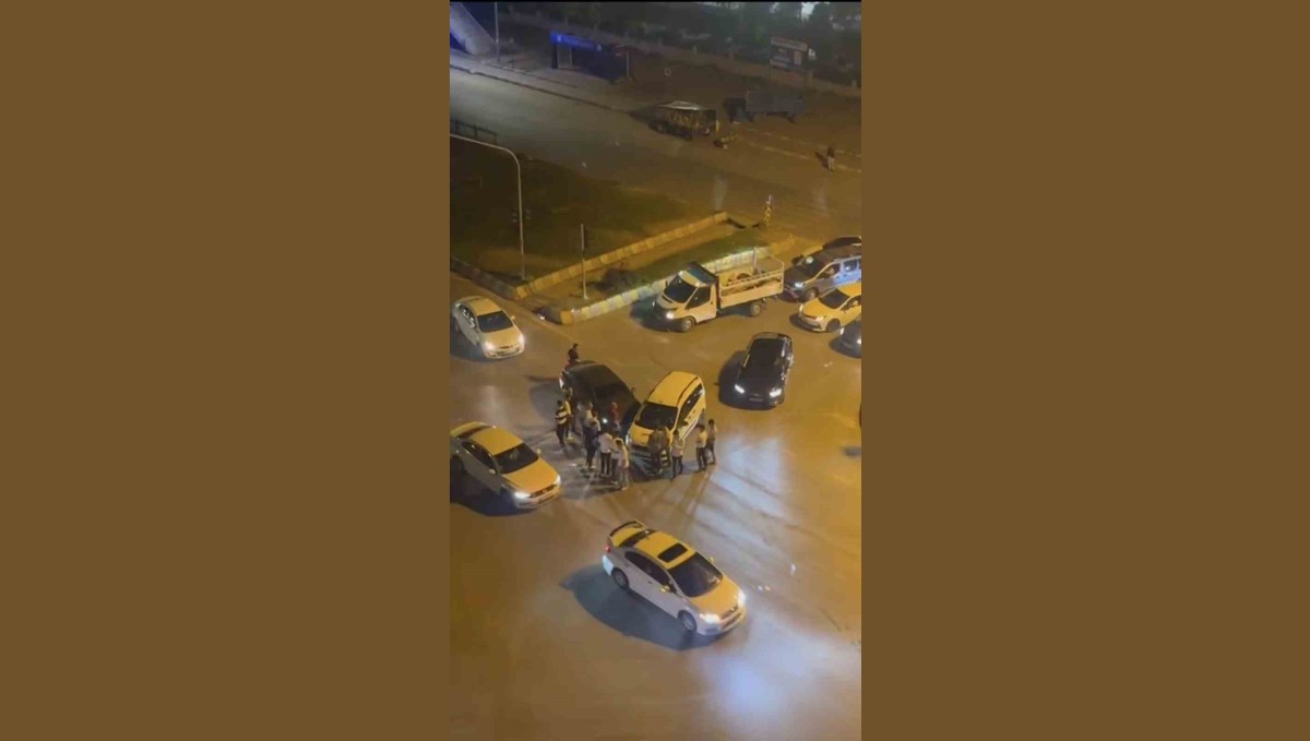 Muş'ta trafik kazası: Araçlarda maddi hasar oluştu