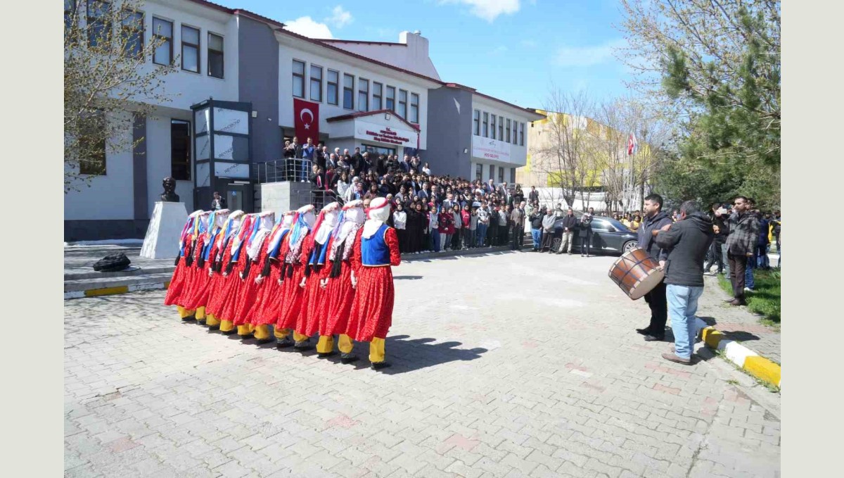 Muş'ta Turizm Haftası renkli etkinliklerle kutlandı