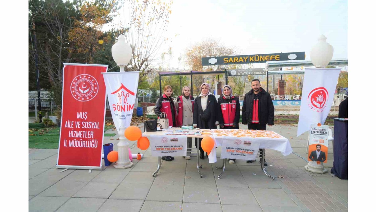 Muş'ta turuncu renkli farkındalık: Şiddete karşı açılan stant yoğun ilgi gördü