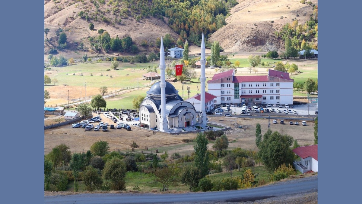 Muş'ta Üçevler Köyü Camisi ibadete açıldı