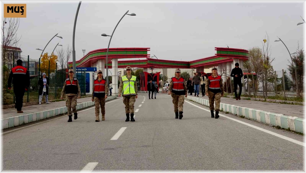 Muş'ta üniversiteli öğrencilerin güvenliği kadın komutanlara emanet