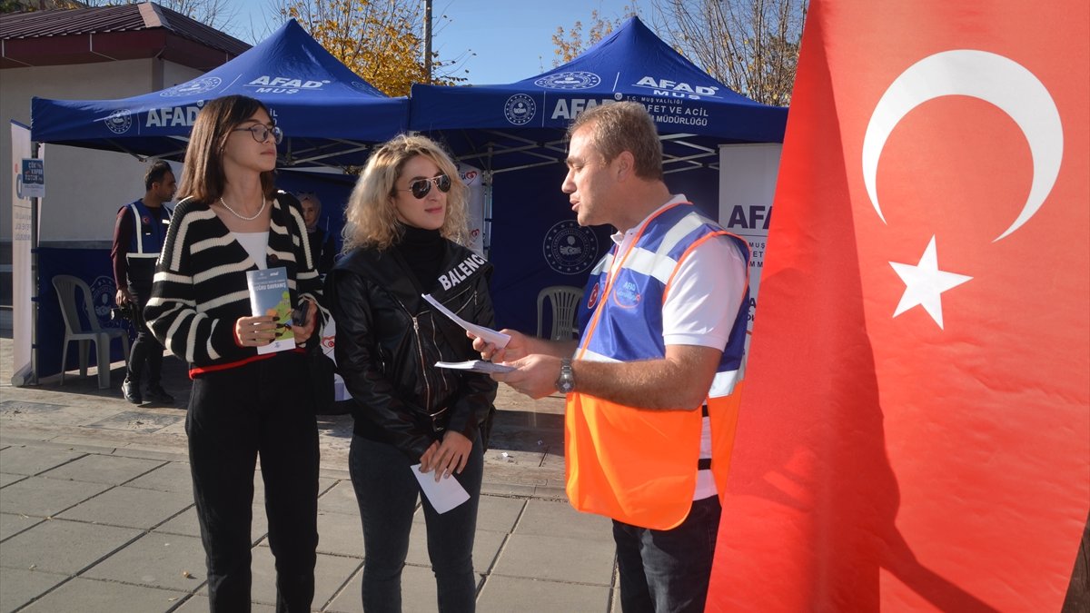 Muş'ta vatandaşlar doğal afetler konusunda bilgilendirildi