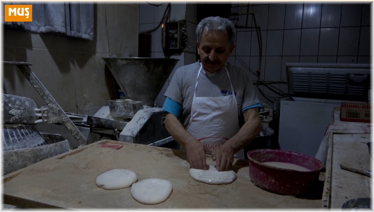 Muş'ta yarım asırdır ekmeğini fırından çıkarıyor