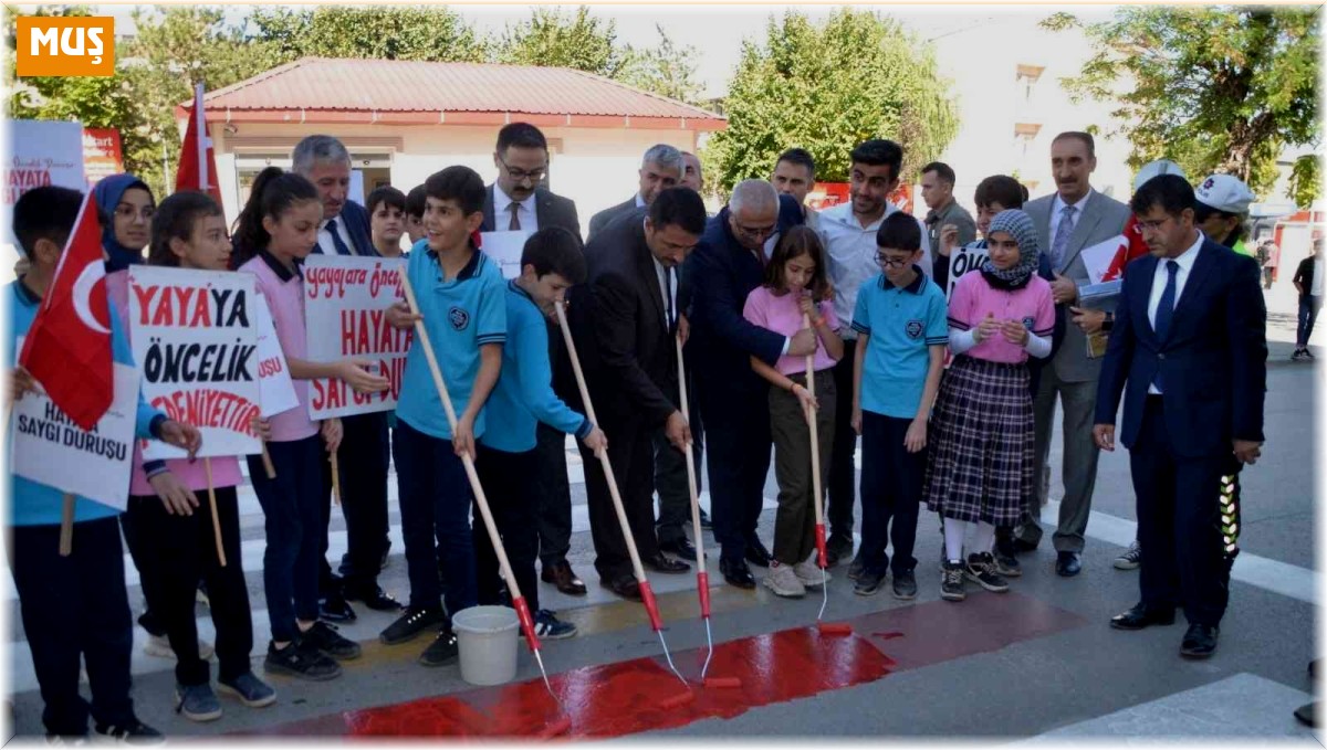 Muş'ta "Yayalara öncelik duruşu, hayata saygı duruşu" etkinliği yapıldı