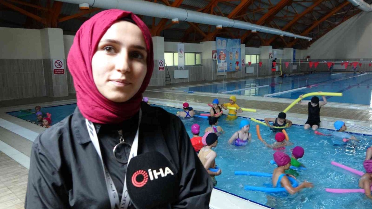 Muş'ta "Yüzme Bilmeyen Kalmasın" projesine yoğun ilgi