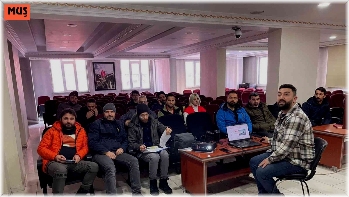 Muş'taki gazetecilere drone eğitimi