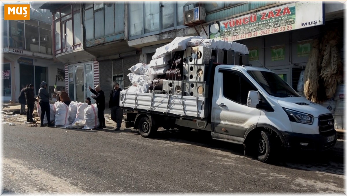 Muş'tan deprem bölgesine 600 soba gönderildi