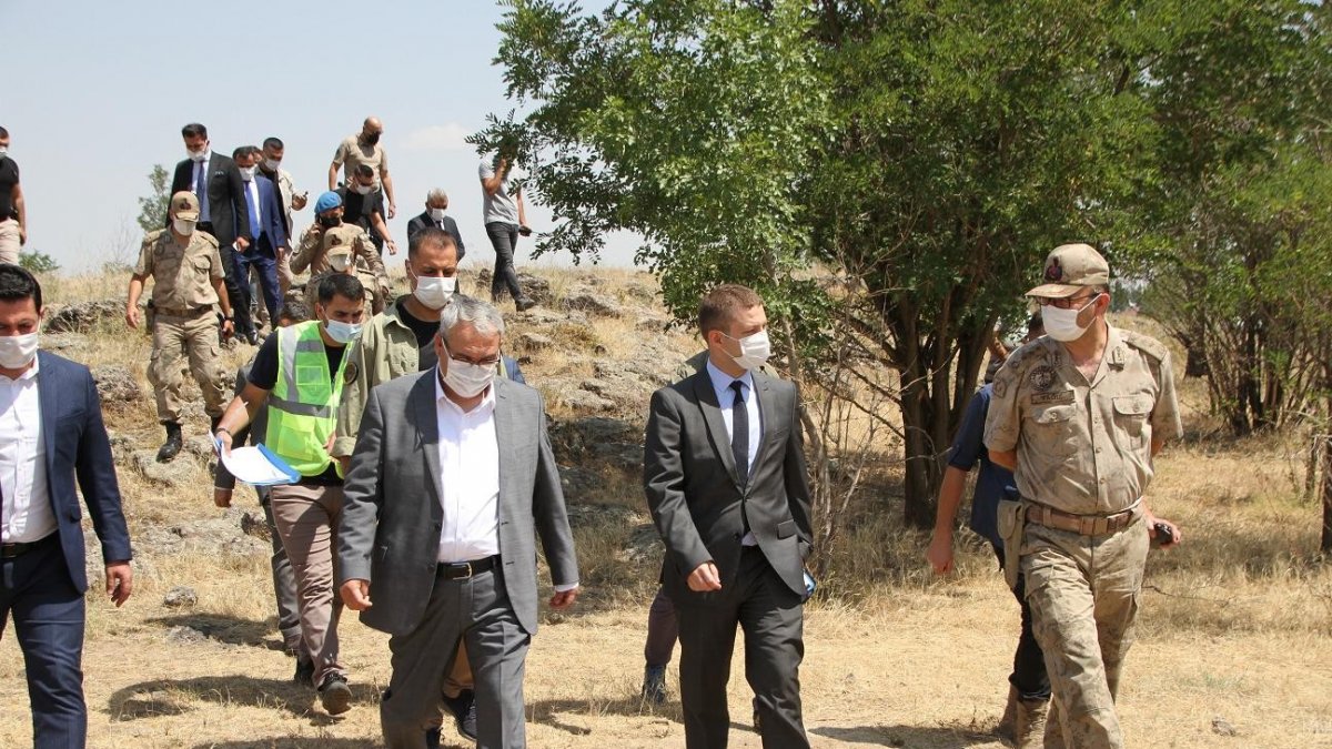 Muş Valisi Gündüzöz Malazgirt'te