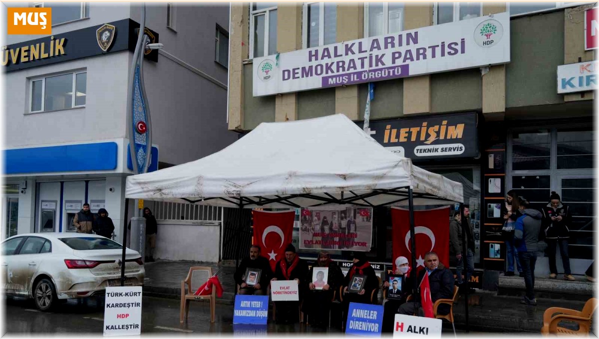 Muşlu ailelerin evlat nöbeti devam ediyor