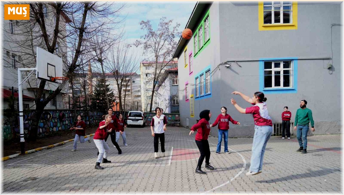 Muşlu altın kızlar bölge şampiyonu oldu