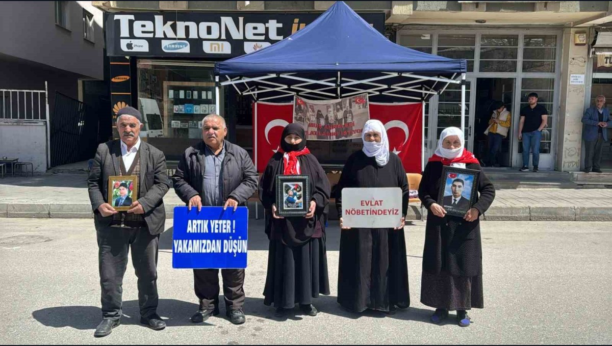 Muşlu anneler evlat nöbetine devam ediyor