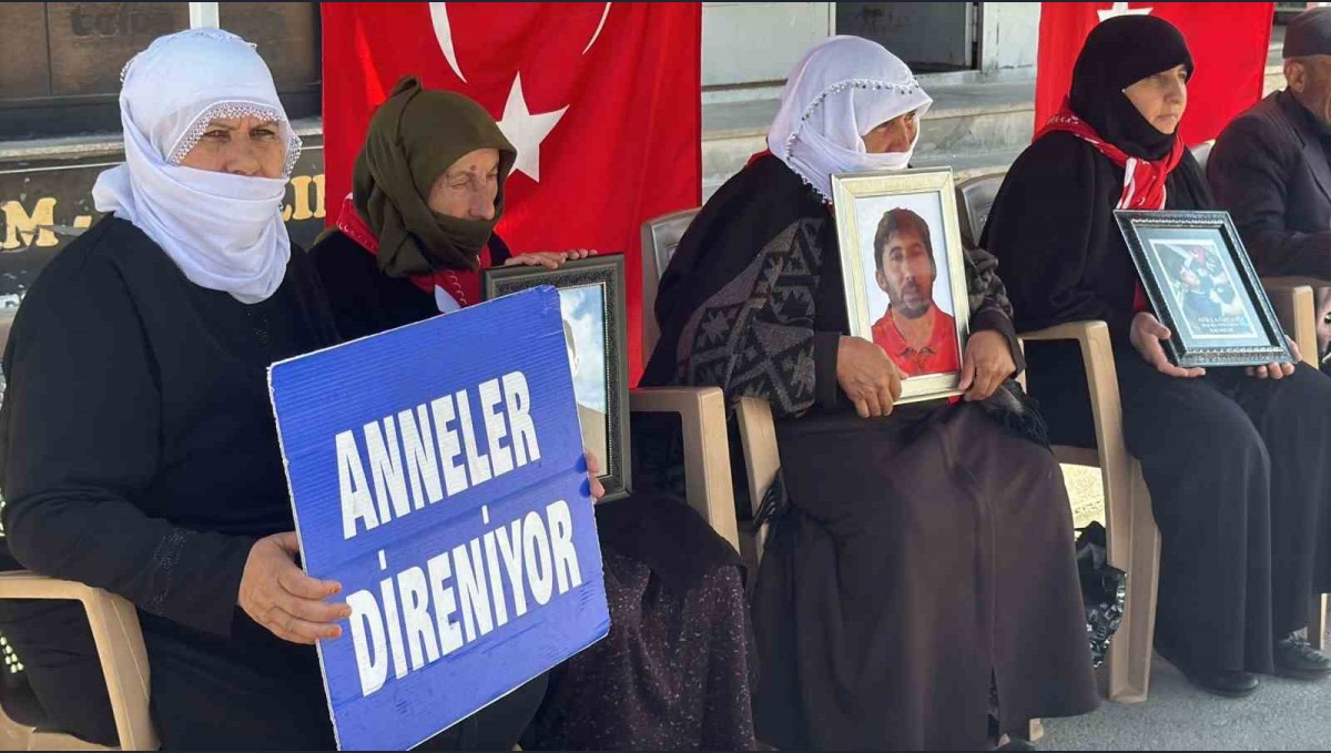 Muşlu anneler evlat nöbetine devam ediyor