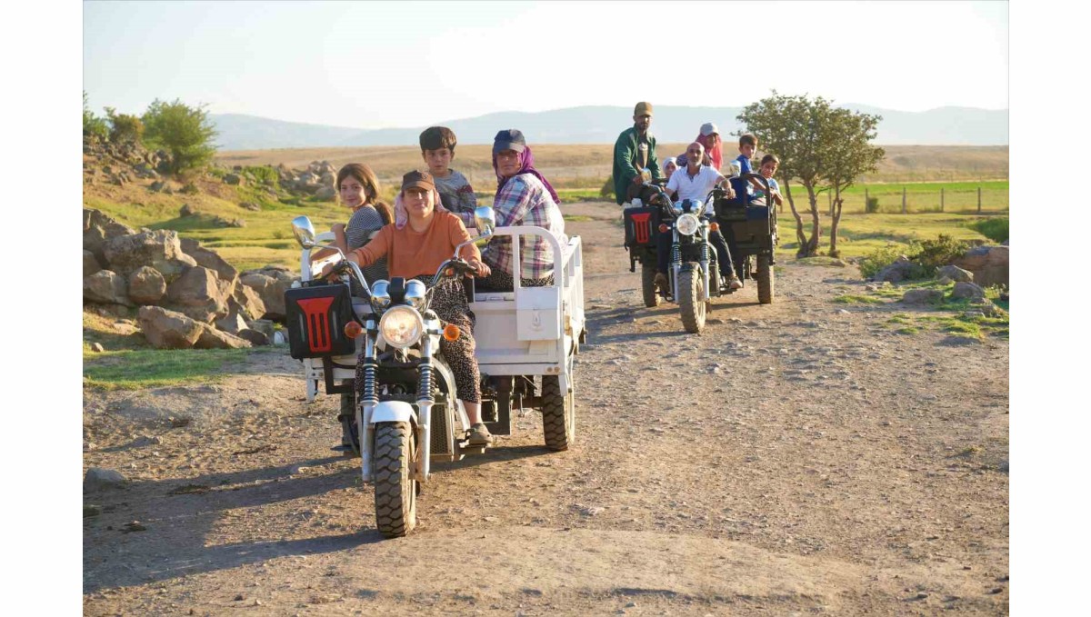 Muşlu Berivanlar teknolojiye ayak uydurdu: Attan indi, motora bindi