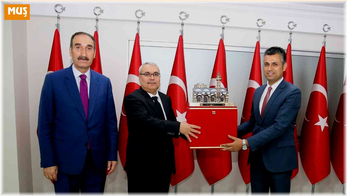 Muşlu müdür Yunanistan'a eğitim elçisi olarak görevlendirildi