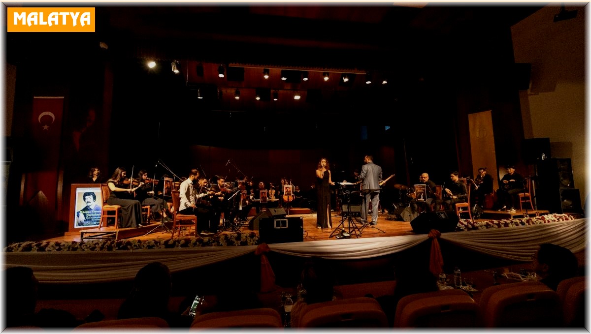 "Müslüm Gürses Şarkıları" konseri yoğun ilgi gördü