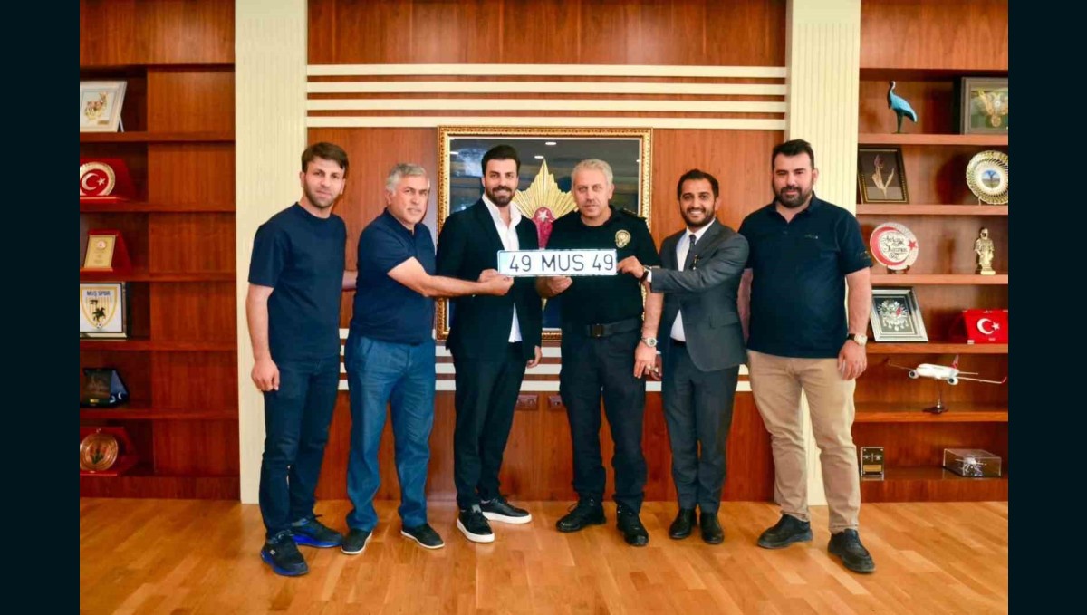 Muşspor'a özel '49 MUS 49' plakası hediye edildi