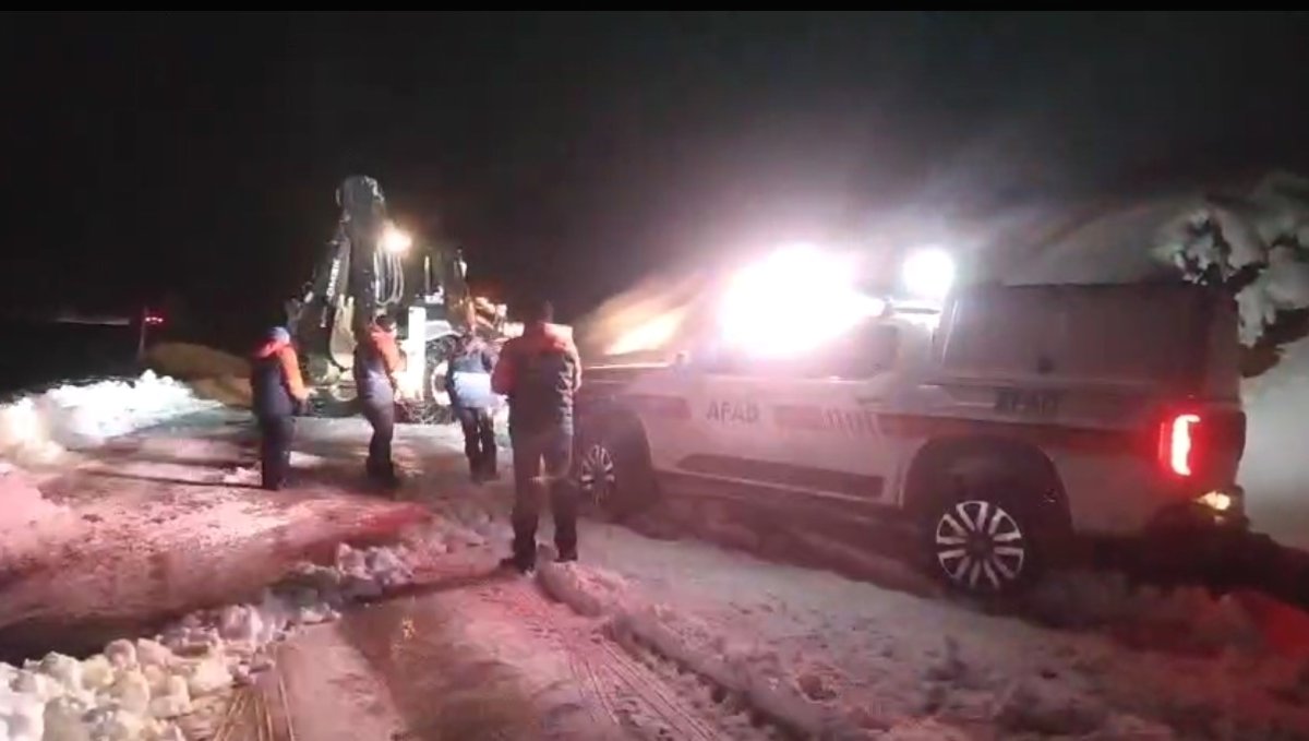 Muş’ta arama çalışmasına giden AFAD ekipleri fırtına nedeniyle mahsur kaldı