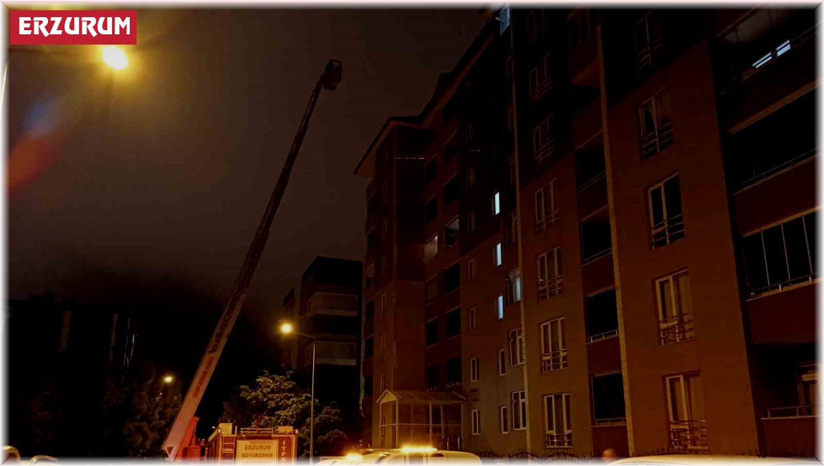 Mutfakta çıkan yangın mahalleliyi korkuttu