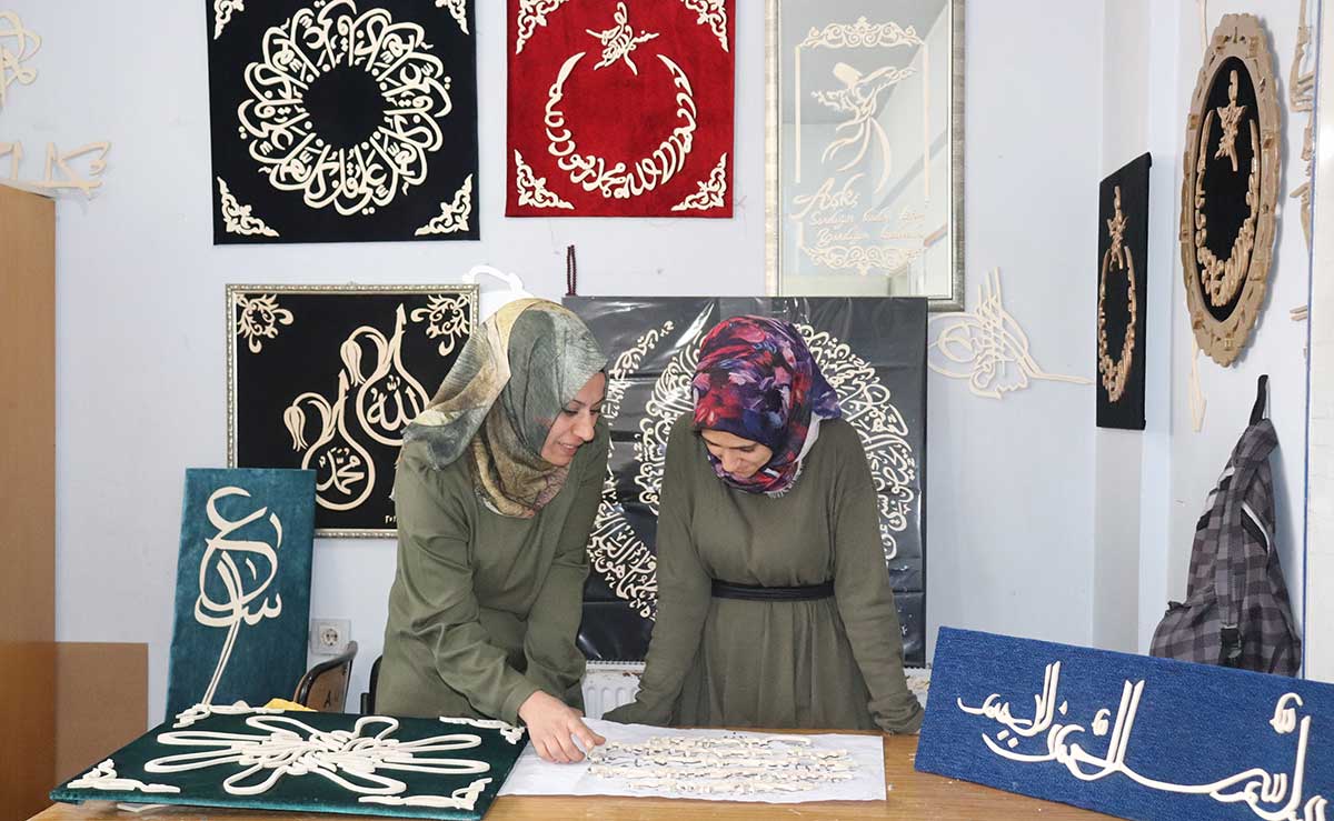 Naht Sanatı ve Filografi ile stres atıyorlar