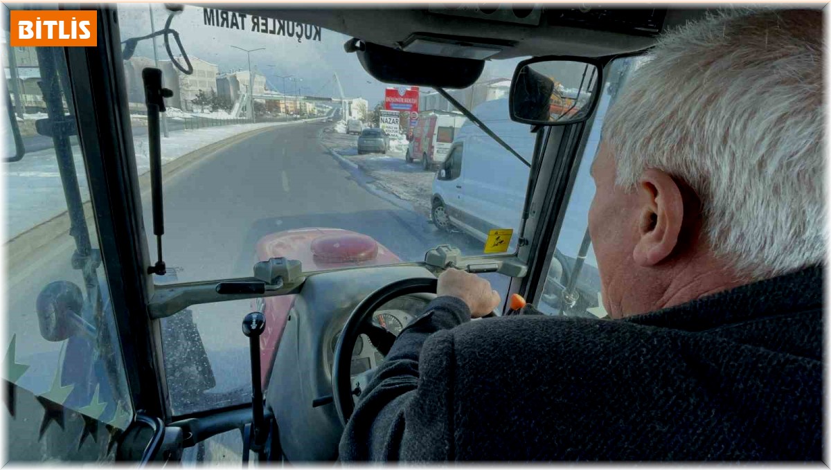 Nakliyeciler 28 bin TL isteyince inat etti 3 gün traktör sürerek Bitlis'e geldi