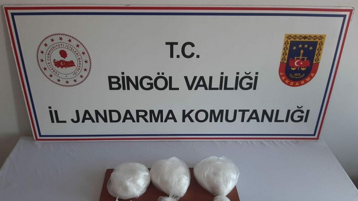 Narkotik köpeği 'Ezber' 1 milyon liralık uyuşturucuyu yakalattı