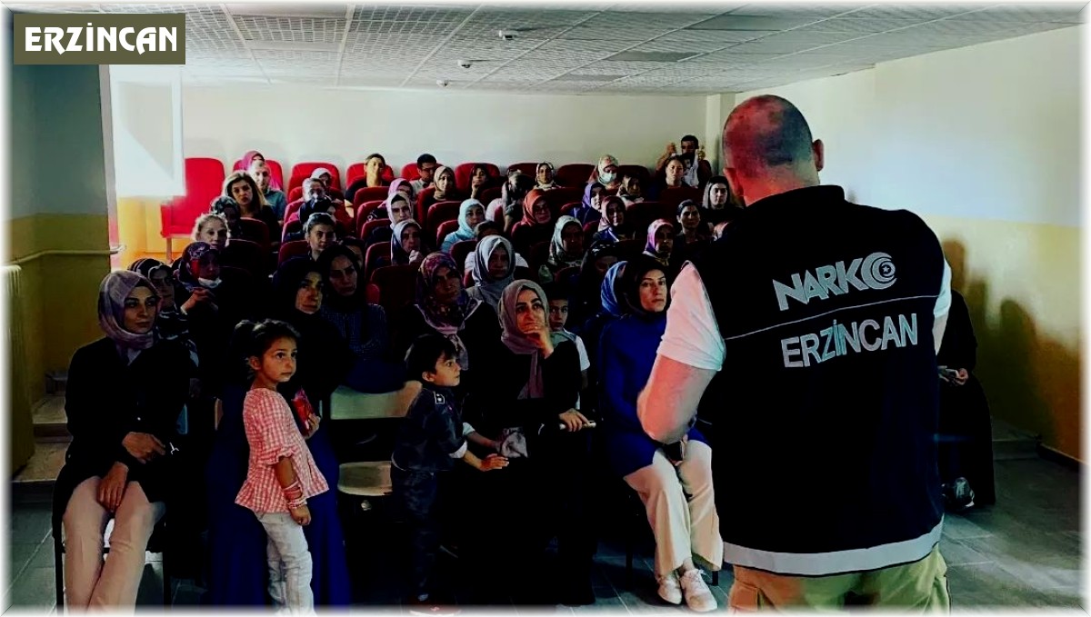 Narkotik polislerinden okul ve kurs merkezlerinde eğitim