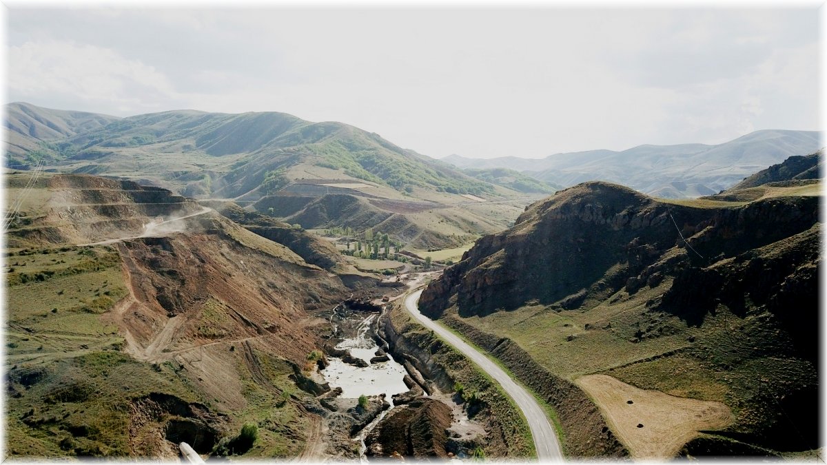 Narman Şehitler Barajı’nda çalışmalar aralıksız devam ediyor