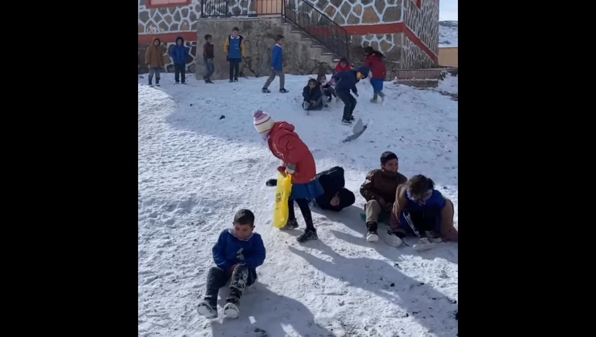 Naylon poşet ile kayak keyfi