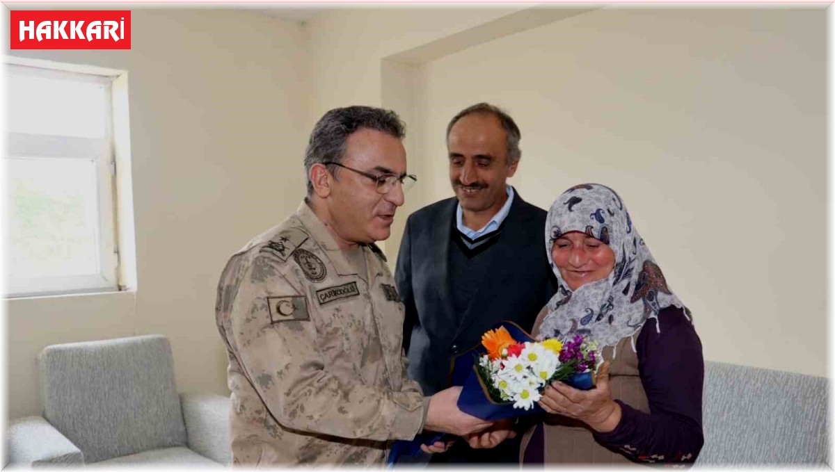 Necip Paşa'dan şehit annelerini ziyaret