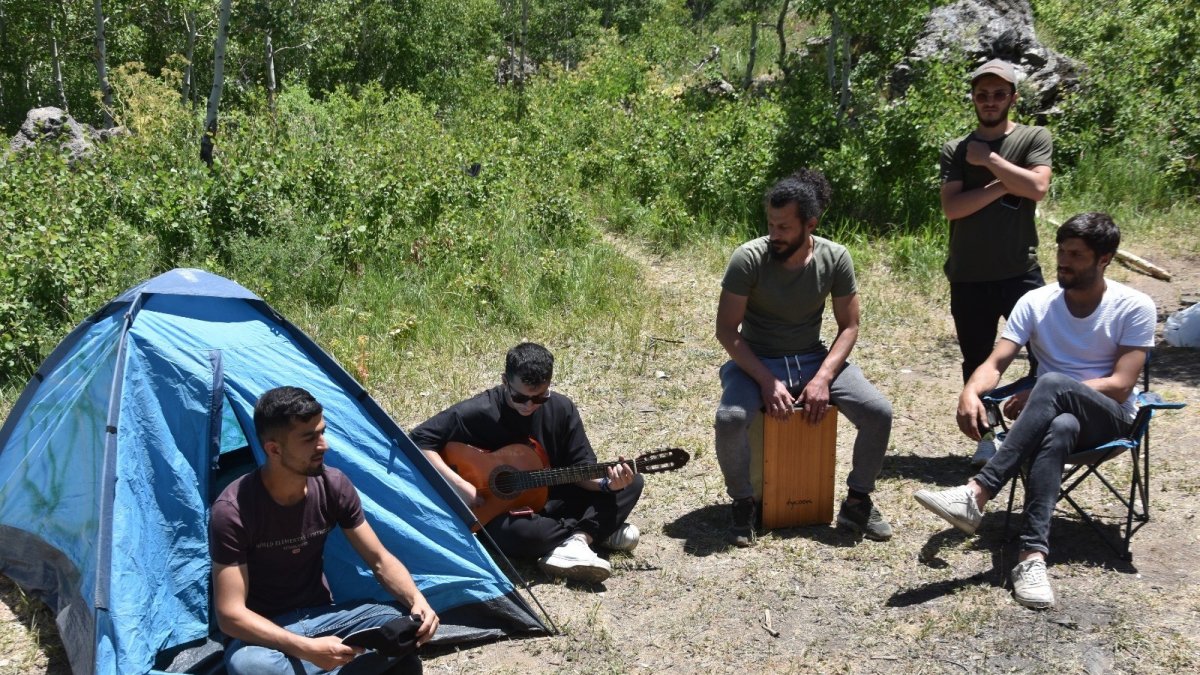Nemrut Krater Gölü kampçıların uğrak yeri oldu