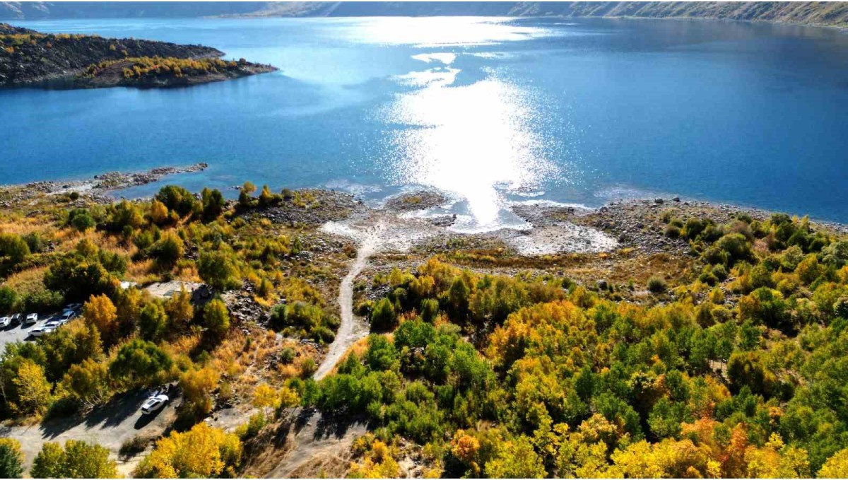 Nemrut'ta kartpostallık sonbahar manzaraları