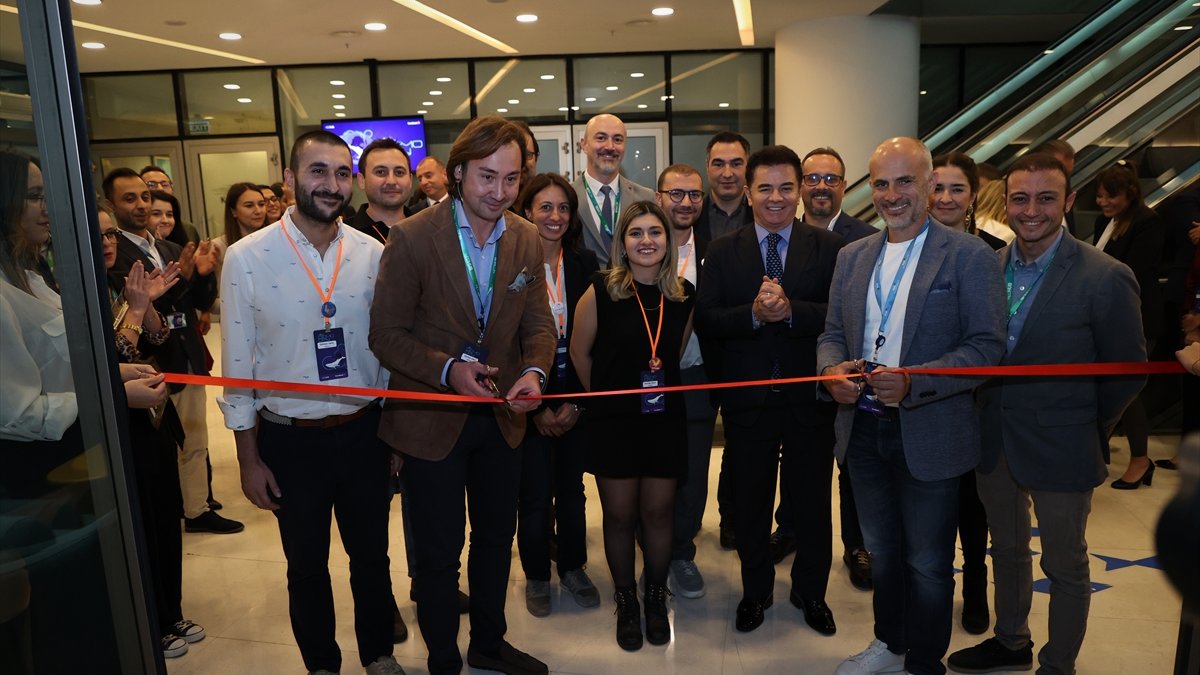 NEOHUB Girişim Hızlandırma Programı ilk mezunlarını verdi