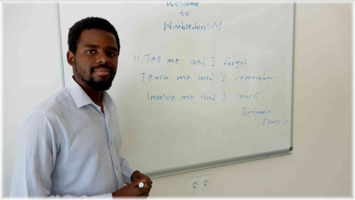 Nijerya'dan öğrenci olarak geldiği Elazığ'da kendi dil okulunu açtı