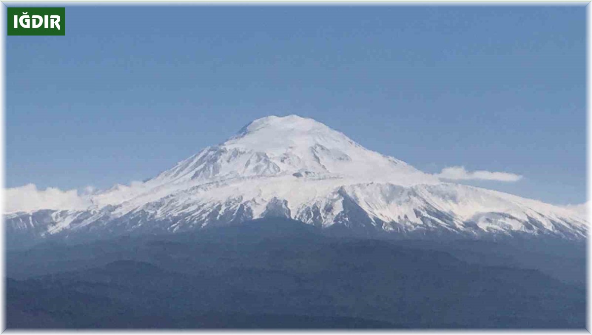 Nisan ayında Iğdır'ın yükseklerine kar yağışı