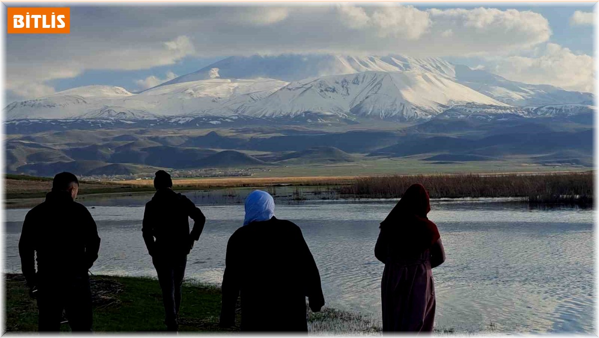 Nisan ayında Süphan Dağı beyaza büründü