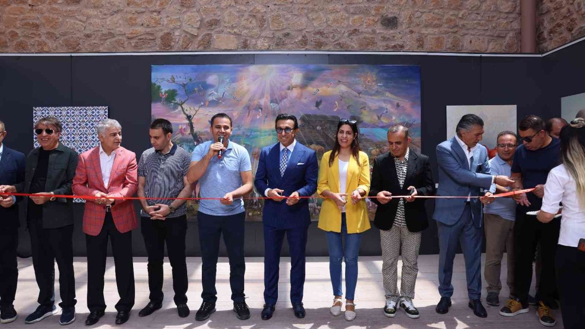 'Nuh' sergisi İshak Paşa Sarayı'nda açıldı