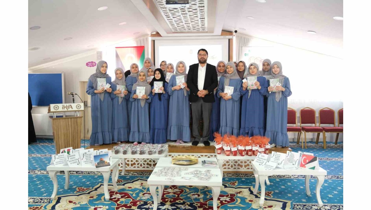 ̈̈̈̆̈nün tefsir dersleri sürdürülüyor