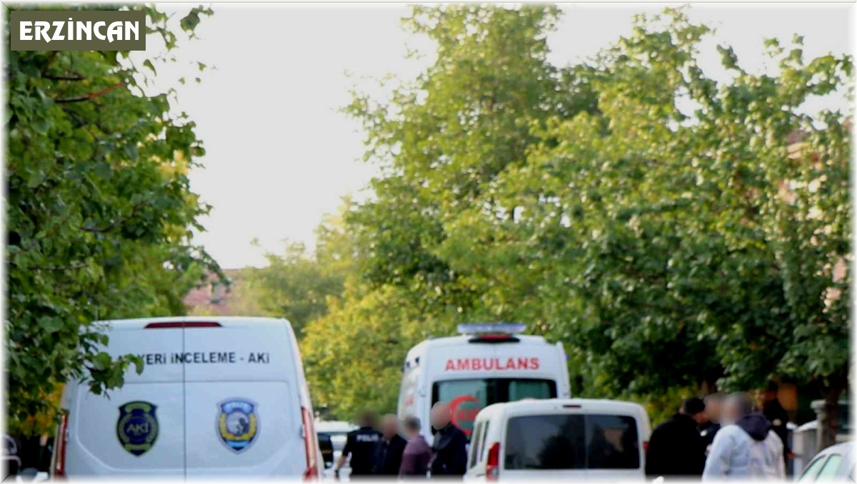 Odunlukta bıçakla hayatına son verdi