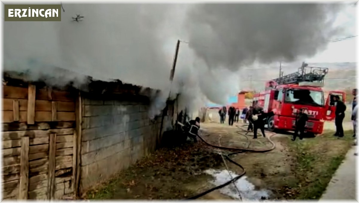 Odunlukta çıkan yangın itfaiye ekiplerince söndürüldü