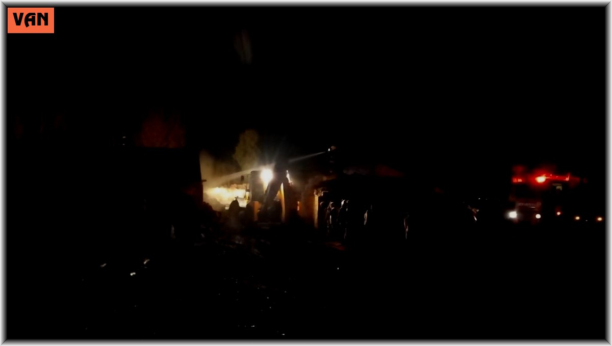 Odunlukta çıkan yangın maddi hasara neden oldu