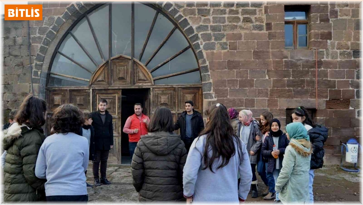 Öğenciler tarihi El Aman Hanını gezdi