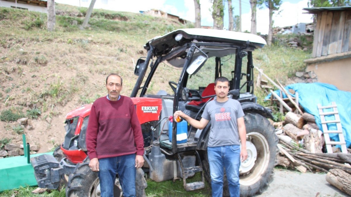Oğlu traktörle kaza yaptı, kaskodan parasını alamıyor