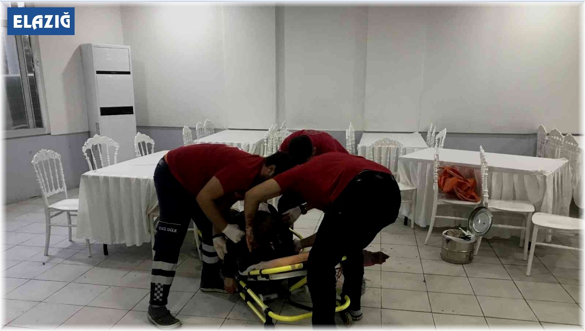 Oğlunun düğününde, eşini öldürüp kızını yaraladı