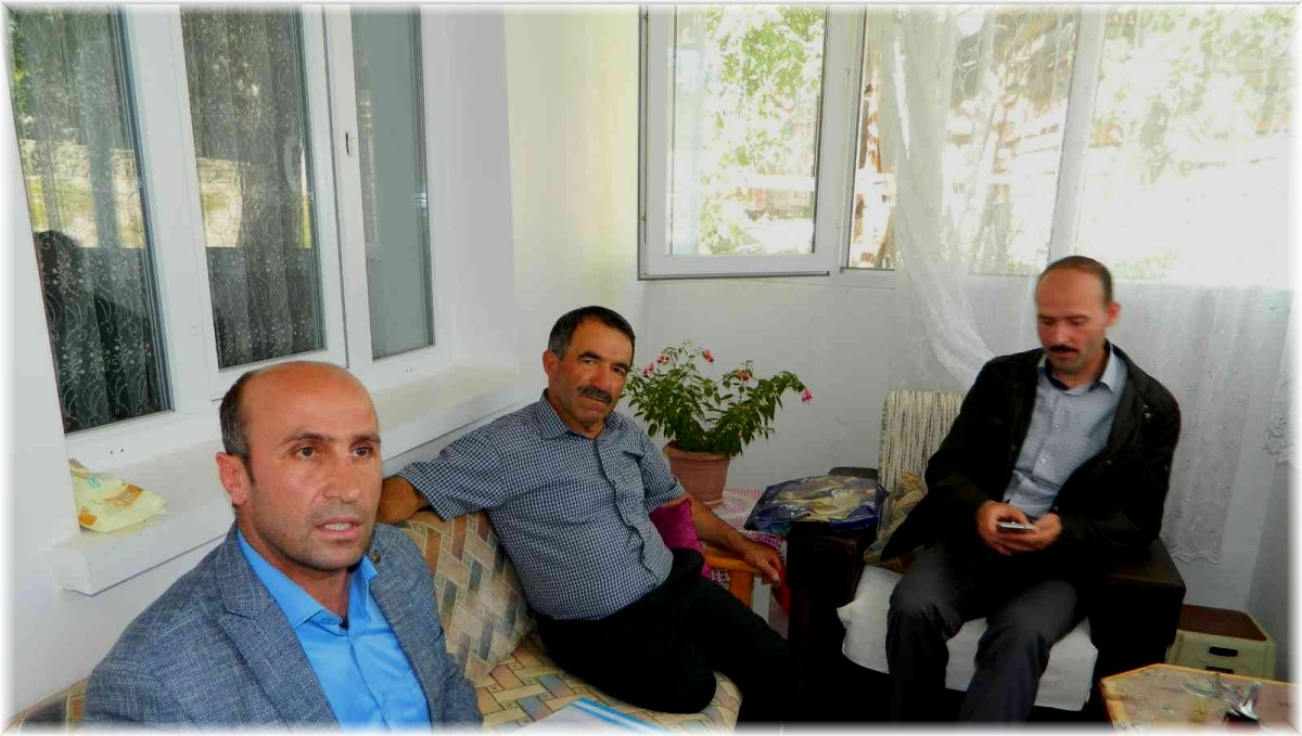 Öğrenci bulmak için köyleri geziyorlar