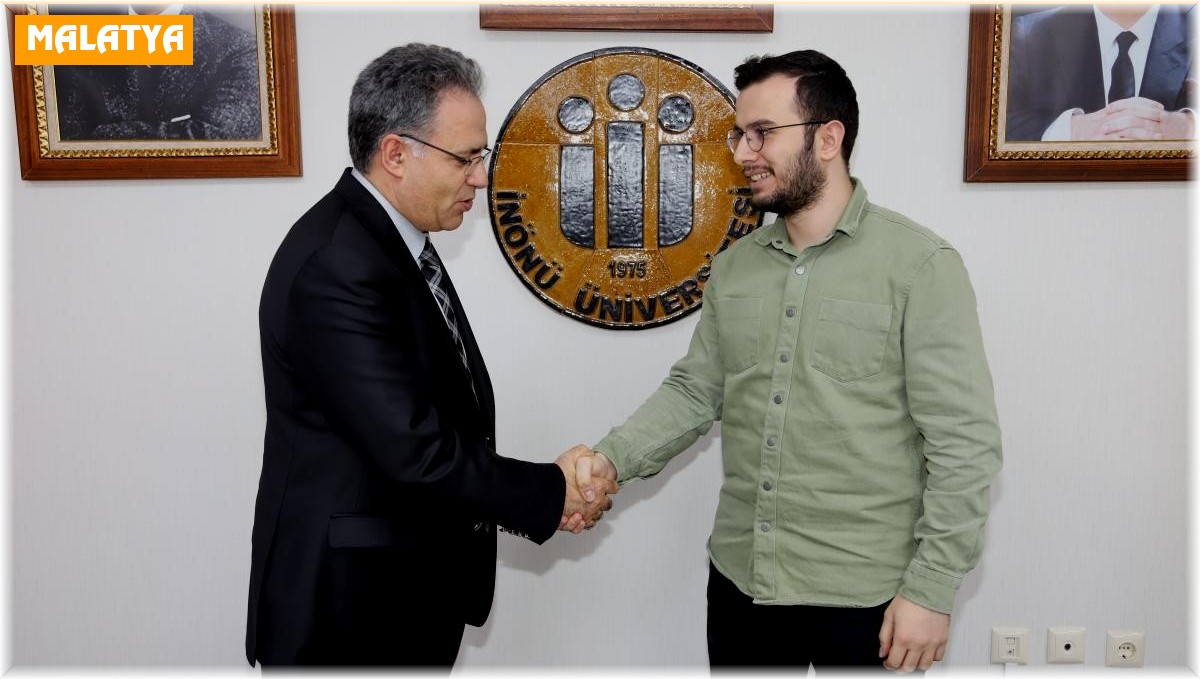 Öğrenci Senato Başkanlığına tıbbiyeli öğrenci