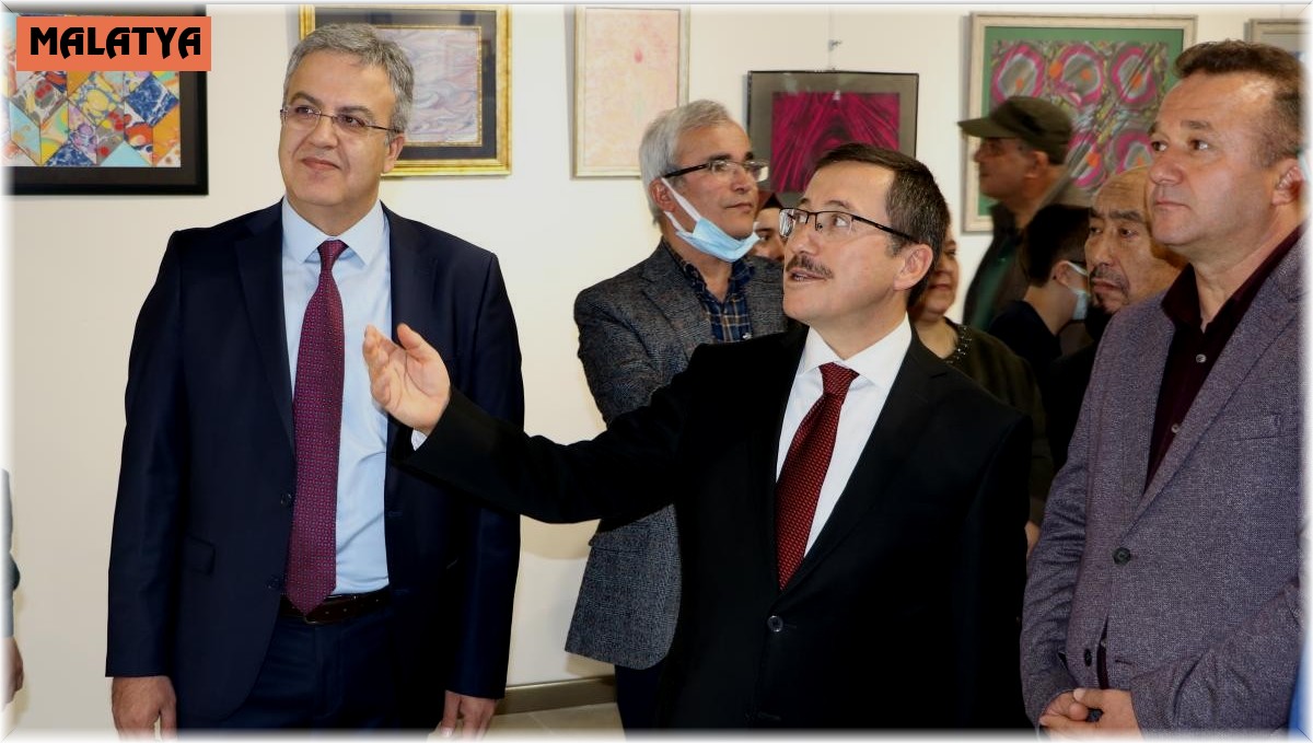 Öğrenci ve akademisyenlerden ebru sergisi