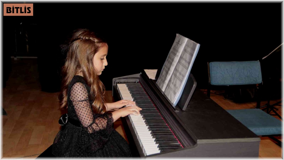 Öğrenci ve velileri hem çalıp hem oynadılar