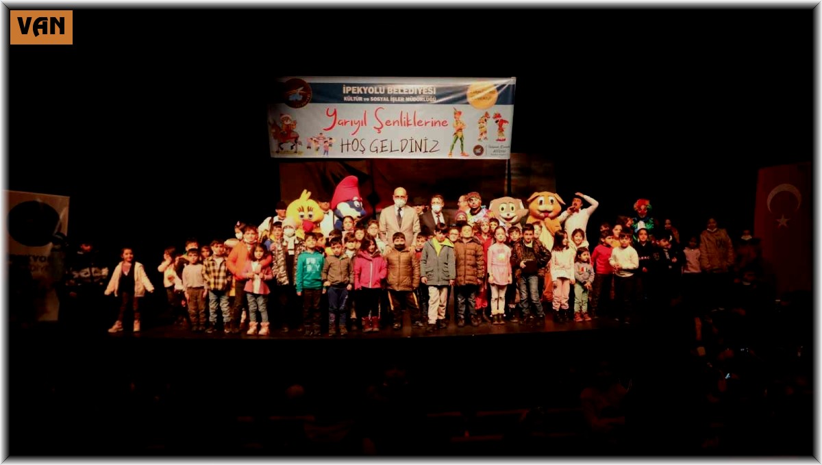 Öğrenci yarıyıl şenliklerinde gönüllerince eğlendi