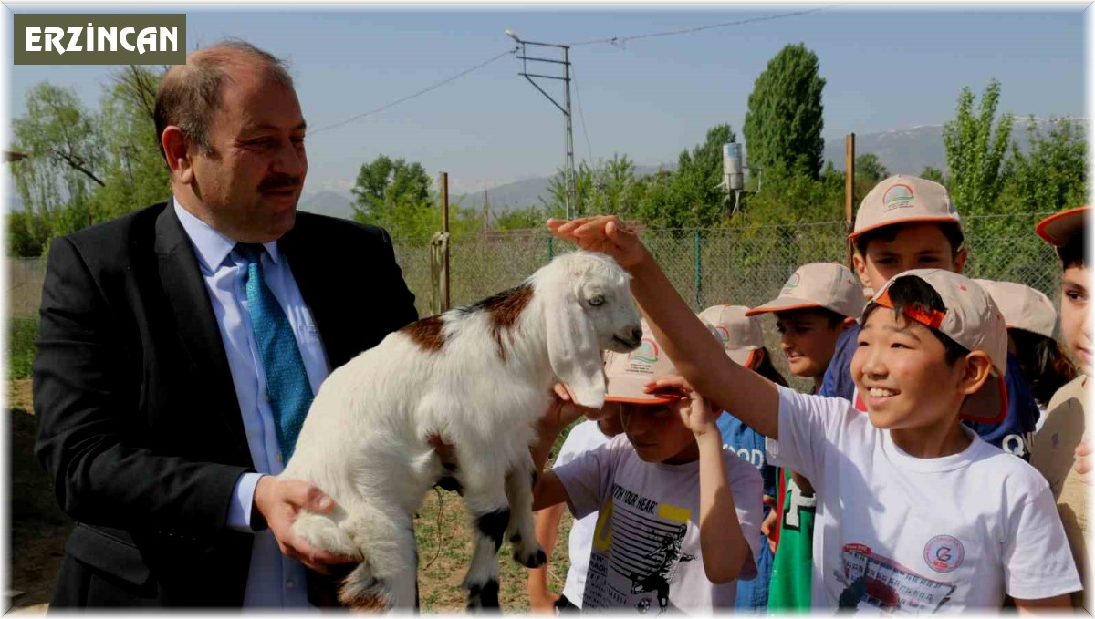 Öğrenciler e-Twinning kapsamında çiftlik gezdiler